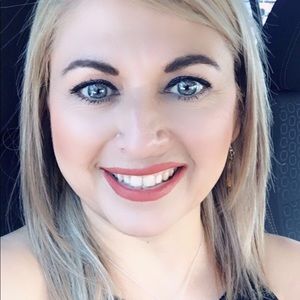Meet your Posher, Alicia